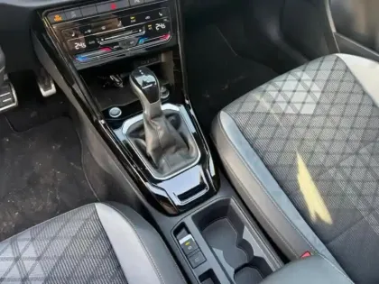 Photo 14 Volkswagen T-roc  1.5 TSI EVO 150ch R-Line DSG7