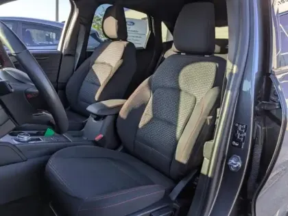 Photo 8 Ford Kuga  2.5 Duratec 190ch FHEV E85 ST-Line Business BVA