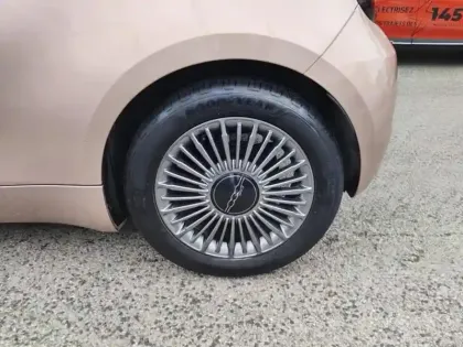 Photo 10 Fiat 500  e 118ch Icône