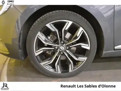 Photo 7 Renault Clio  1.6 E-Tech hybride 140ch Intens -21N