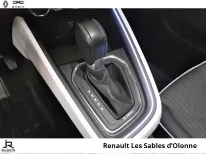 Photo 5 Renault Clio  1.6 E-Tech hybride 140ch Intens -21N