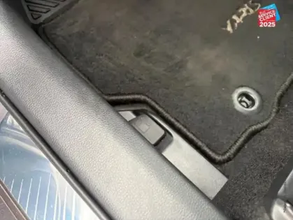 Photo 11 Toyota Yaris  116h Design 5p MY22