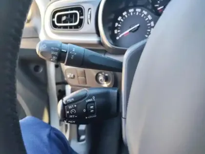 Photo 14 Citroën C3  1.2 PureTech 110ch S&S Shine 120-123g