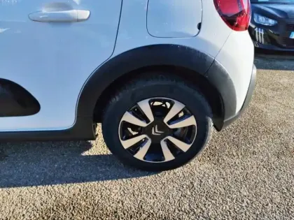 Photo 9 Citroën C3  1.2 PureTech 110ch S&S Shine 120-123g