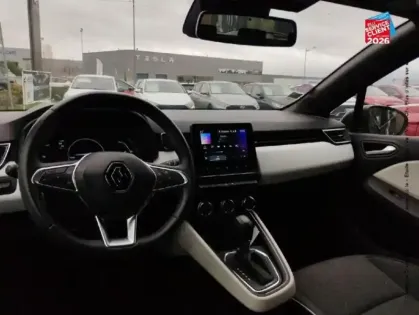 Photo 14 Renault Clio  1.6 E-Tech hybride 140ch Intens -21N