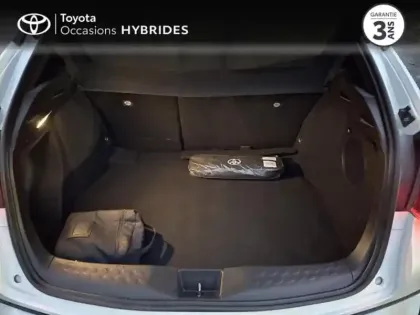 Photo 9 Toyota C-HR  122h Collection 2WD E-CVT Cuir Alcantara
