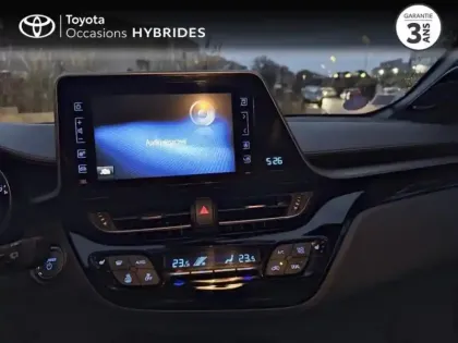 Photo 14 Toyota C-HR  122h Collection 2WD E-CVT Cuir Alcantara