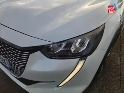 Photo 12 Peugeot 208  e- 136ch Allure