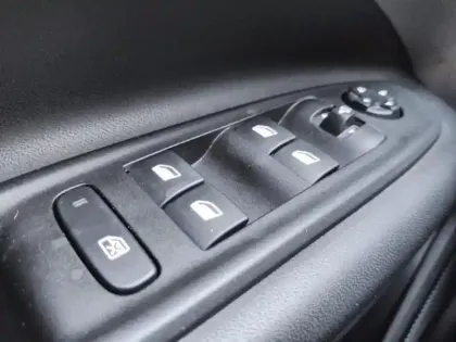 Photo 13 Jeep Avenger  1.2 Turbo T3 100ch Altitude