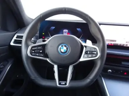 Photo 15 BMW Serie 3 Série 3 Touring 330eA xDrive 292ch M Sport