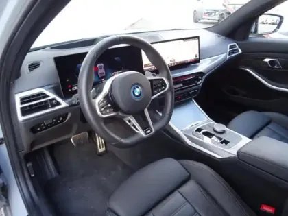 Photo 10 BMW Serie 3 Série 3 Touring 330eA xDrive 292ch M Sport