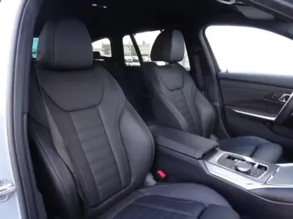 Photo 16 BMW Serie 3 Série 3 Touring 330eA xDrive 292ch M Sport