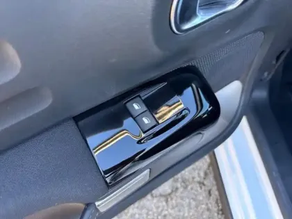 Photo 26 Citroën C3  1.2 PureTech 110ch S&S Shine 120-123g