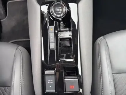 Photo 12 Alfa Romeo Junior  1.2 Ibrida 136ch Premium DCT6