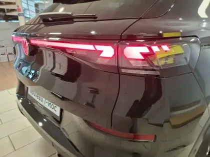 Photo 8 Volkswagen T-roc  1.5 eTSI 150ch R-Line DSG7