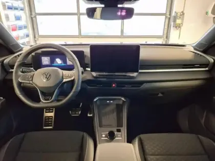 Photo 11 Volkswagen T-roc  1.5 eTSI 150ch R-Line DSG7