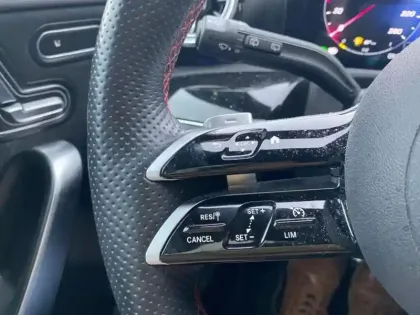 Photo 12 Mercedes Classe A  200 d 150ch AMG Line 8G-DCT