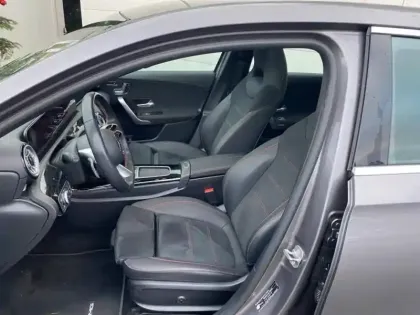 Photo 3 Mercedes Classe A  200 d 150ch AMG Line 8G-DCT