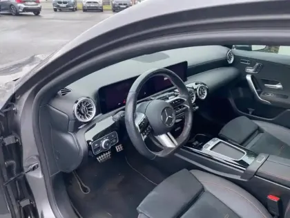 Photo 5 Mercedes Classe A  200 d 150ch AMG Line 8G-DCT