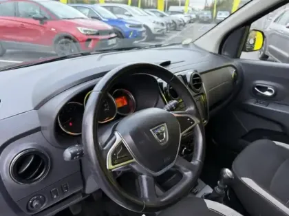 Photo 9 Dacia Lodgy  1.5 Blue dCi 115ch Stepway 7 places