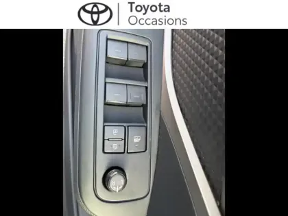 Photo 13 Toyota C-HR  1.8 Hybride 122ch Dynamic E-CVT