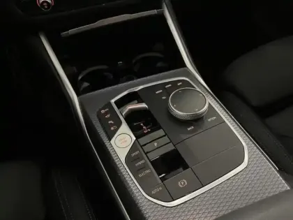 Photo 10 BMW Serie 3 Série 3 Touring 330eA xDrive 292ch M Sport