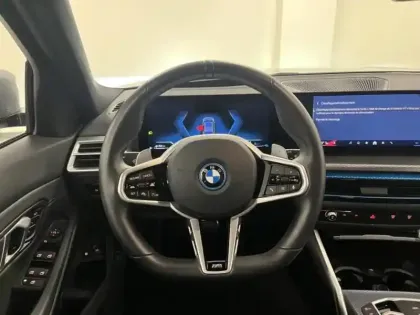 Photo 8 BMW Serie 3 Série 3 Touring 330eA xDrive 292ch M Sport