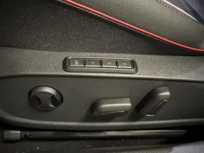 Photo 9 Volkswagen Golf  2.0 TSI 300ch GTI Clubsport DSG7