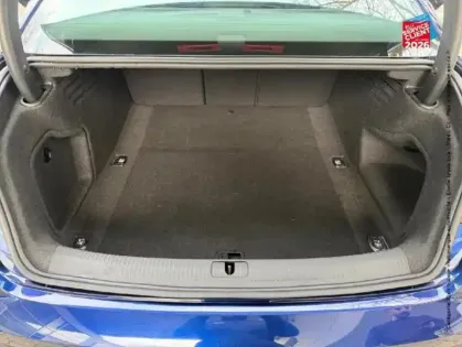 Photo 28 Audi A4  40 TFSI 204ch Business line Plus S tronic 7 GPS Camera