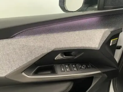 Photo 13 Peugeot 5008  Hybrid 145ch GT e-DCS6