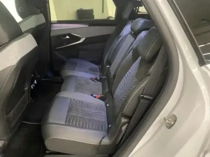 Photo 8 Peugeot 5008  Hybrid 145ch GT e-DCS6