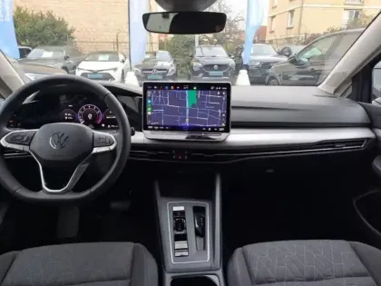 Photo 6 Volkswagen Golf  1.5 eHybrid 204ch VW Edition DSG6