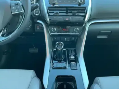 Photo 10 Mitsubishi Eclipse Cross  2.4 MIVEC PHEV 188ch Instyle 4WD 2023