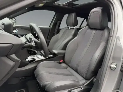 Photo 8 Peugeot 2008  1.2 Hybrid 145  GT e-DCS6