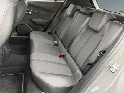 Photo 12 Peugeot 2008  1.2 Hybrid 145  GT e-DCS6