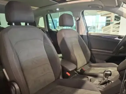 Photo 13 Volkswagen Tiguan  2.0 TDI 150ch Elegance DSG7