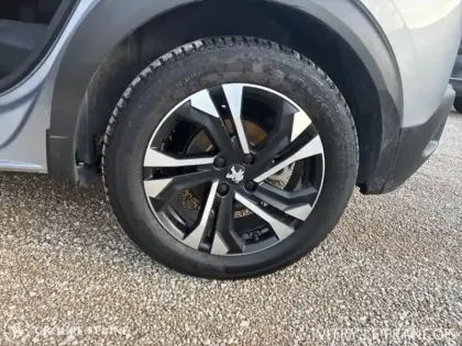 Photo 10 Peugeot 2008  e- 136ch Allure Business