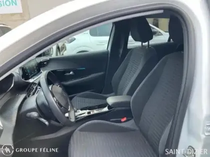 Photo 8 Peugeot 208  e- 136ch Style