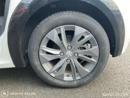 Photo 10 Peugeot 208  e- 136ch Style