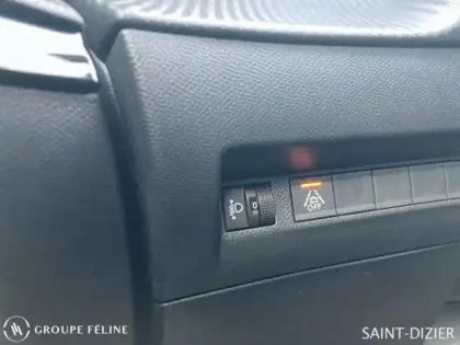 Photo 13 Peugeot 208  e- 136ch Style