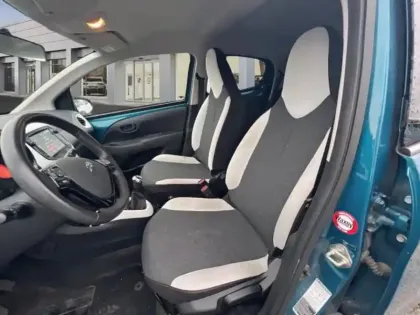 Photo 8 Citroën C1  VTi 72 S&S Millenium 5p  E6.d