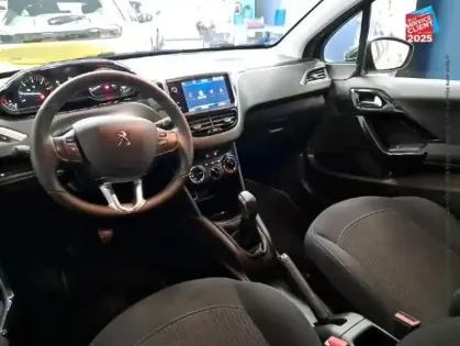 Photo 14 Peugeot 208  1.5 BLUEHDI 100CH E6.C SIGNATURE BVM5 86G 5P