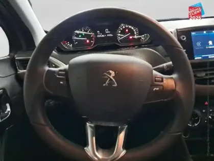 Photo 11 Peugeot 208  1.5 BLUEHDI 100CH E6.C SIGNATURE BVM5 86G 5P