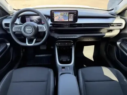 Photo 8 Jeep Avenger  1.2 Turbo T3 110ch MHEV Summit BVR6 eHybrid