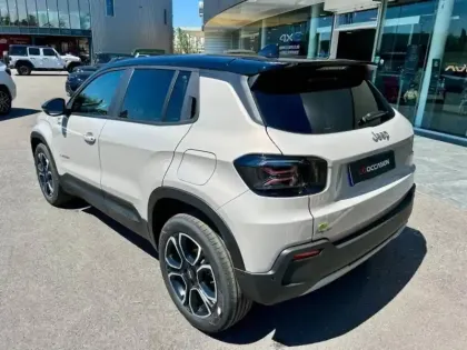 Photo 6 Jeep Avenger  1.2 Turbo T3 110ch MHEV Summit BVR6 eHybrid