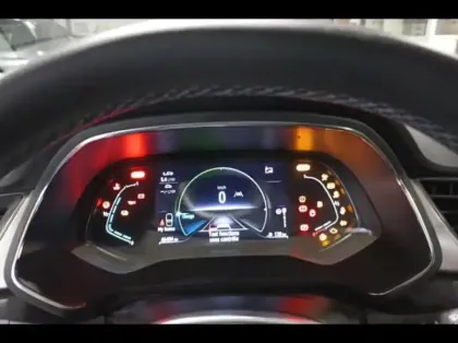 Photo 8 Renault Captur  1.6 E-Tech hybride 145ch Intens -21