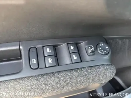 Photo 11 Citroën C3 Aircross  PureTech 110ch S&S Rip Curl E6.d-TEMP