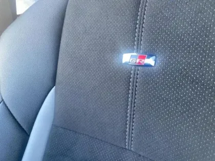 Photo 14 Toyota Yaris  100h GR SPORT 5p MY19