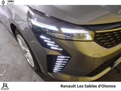 Photo 13 Renault Clio  1.6 E-Tech hybride 145ch Evolution