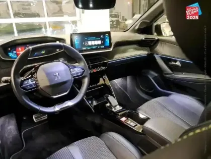 Photo 14 Peugeot 208  e- 136ch GT